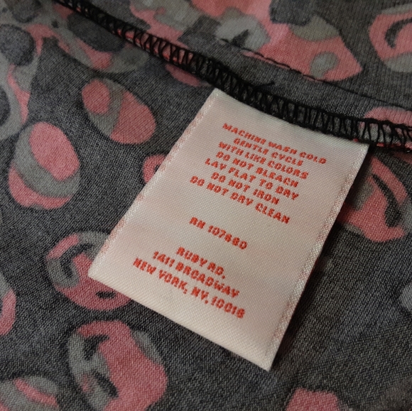 RUBY ROAD BLACK AND RUBY RED MATALIC ABSTRACT ART JACKET, SIZE MEDIUM - Picture 8 of 16